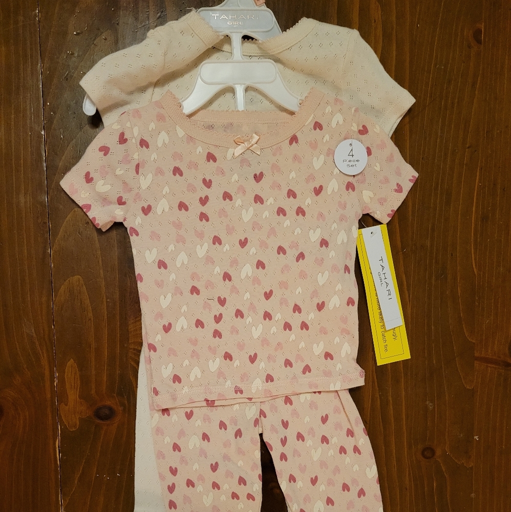 TAHARI baby pajamas set